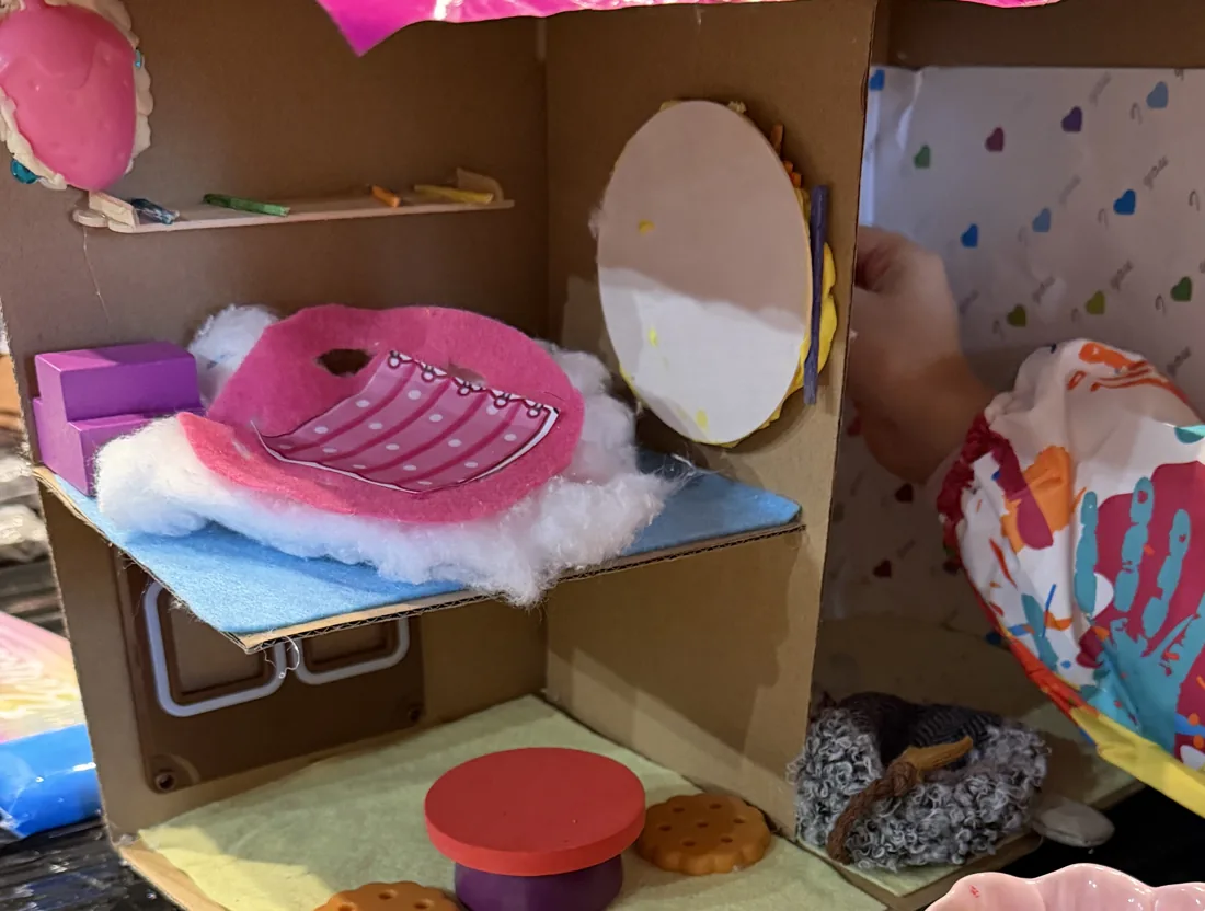 Domek dla lalek — projektujemy pokoje